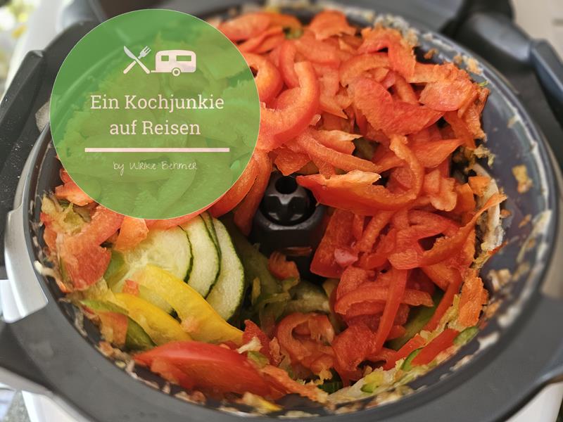 Paprika- Gurken-Zwiebelsalat mit dem Thermomix® Gemüsestyler ...